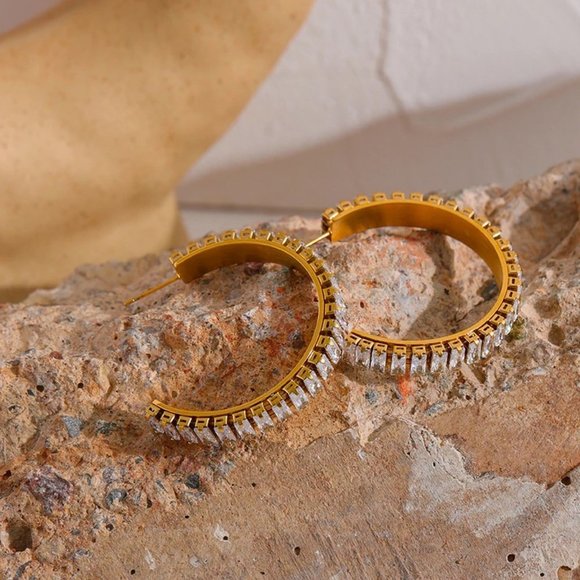 NEW 18K Gold Plated Baguette Diamond Round Hoop Earrings - Picture 5 of 9